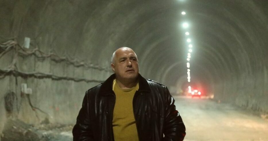 Последни новини БСП с остра атака: Нощното шкафче на Борисов е пълно и може сам да финансира кампанията си