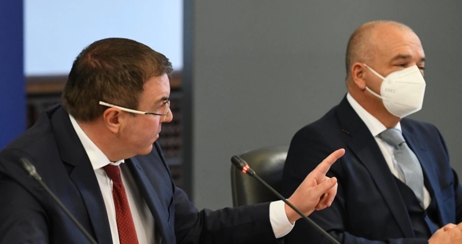 Проф. Ангелов за починалата жена след ваксинация: Била е с наднормено тегло и сърдечна операция