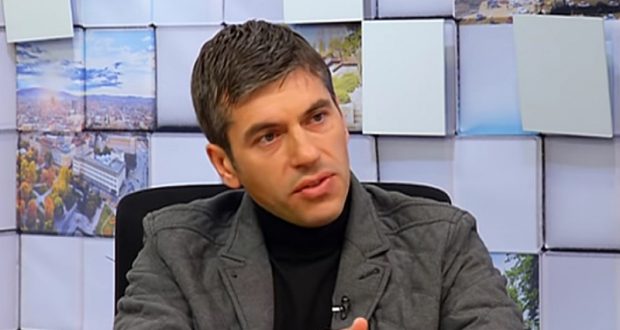 Бивш служител на ДАНС: Борисов управлява чрез тайните служби. Превърна държавата ни в измет!