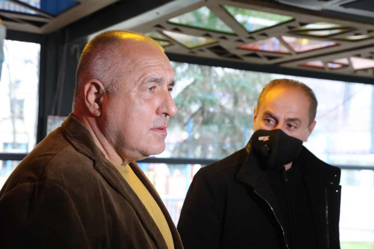 Борисов събра куп министри на Рожен: Българи имам добра новина!