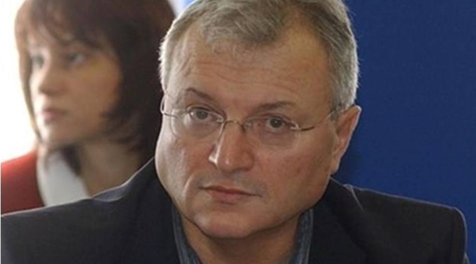 Валери Найденов с горещ анализ: Слави е цар през април, през май – пъдар