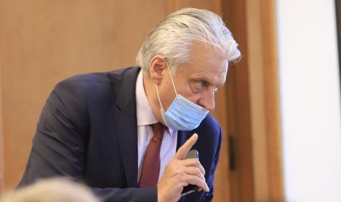 Бойко Рашков принуждава разследващи полицаи да напускат „по собствено желание“