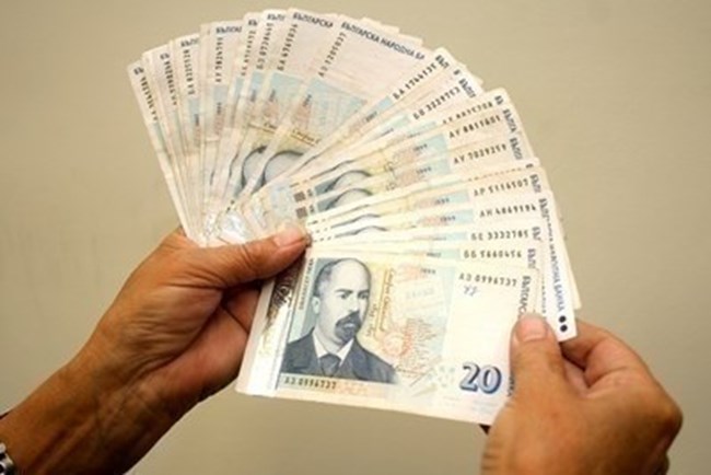 Последни новини Заплатите масово ще растат още тази година