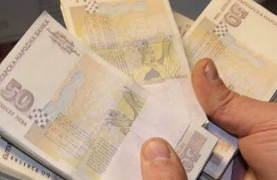 Хората с пенсии от 300 лева ще получават ваучери за храна за над 100 лева