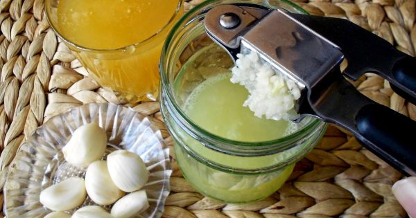 Чесновата вода на Галя пази от инсулт (и помага при още куп болести)