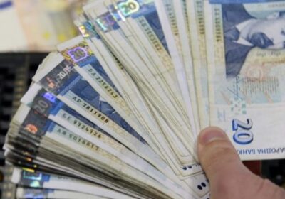 Държавата зарадва работещите, започват да раздават пари
