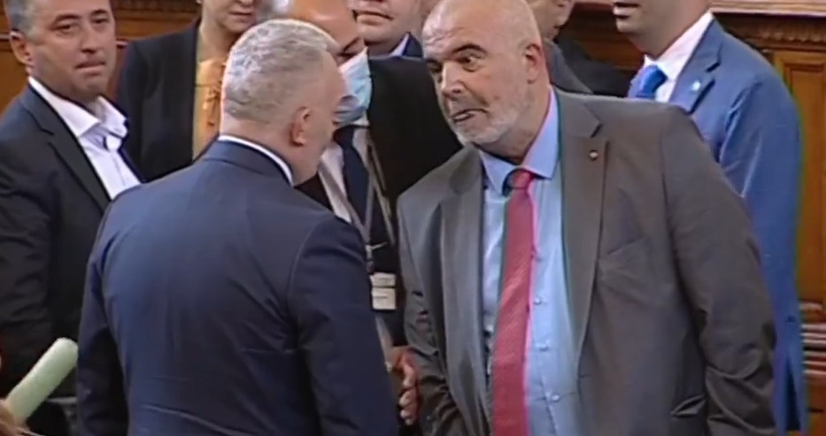 Пред бой в парламента