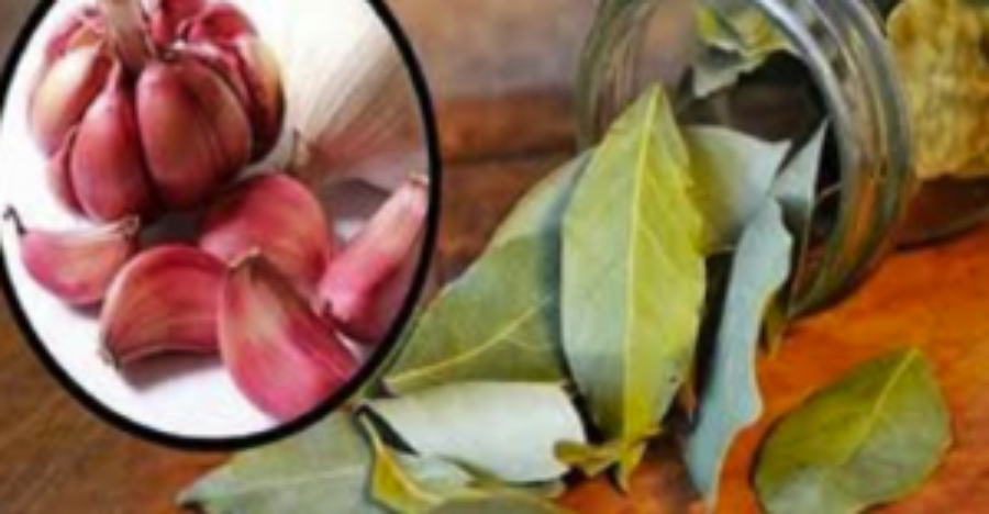 Кой да предположи, че седем скилидки чесън и 7 дафинови листа в бутилка могат да направят толкова много –
