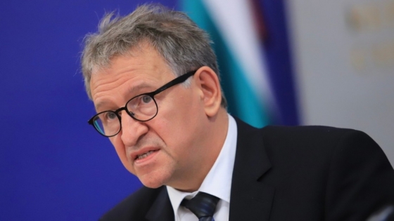 Мрежата изтръпна от снимките на Кацаров за милиони (СНИМКИ)