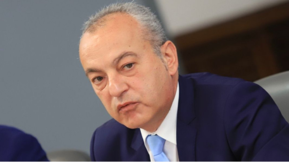 Последни новини Гълъб Донев: Не могат да бъдат отстранявани от работа хора, които не са ваксинирани