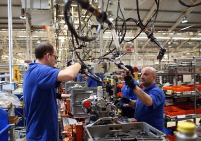 Търсят се 200 000 работници, висшето не е задължително, а заплатата е