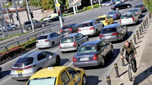Последни новини Гражданска отговорност пак тръгва нагоре, вижте с колко ни удрят по джоба