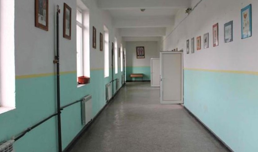 Последни новини Майка на четвъртокласничка обяви във Фейсбук: Детето ми намира пари всеки ден