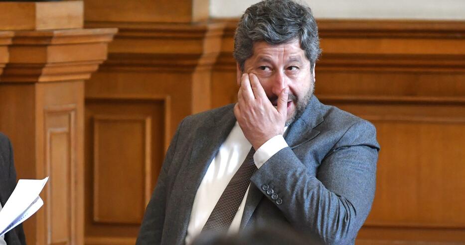 Христо Иванов: Намерението да се платят 300 млн. за модернизацията на МиГ-овете ни прави част от войната, но на страната на Путин