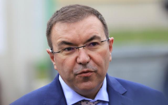 Извинявам се, че имаме толкова тъп министър-председател