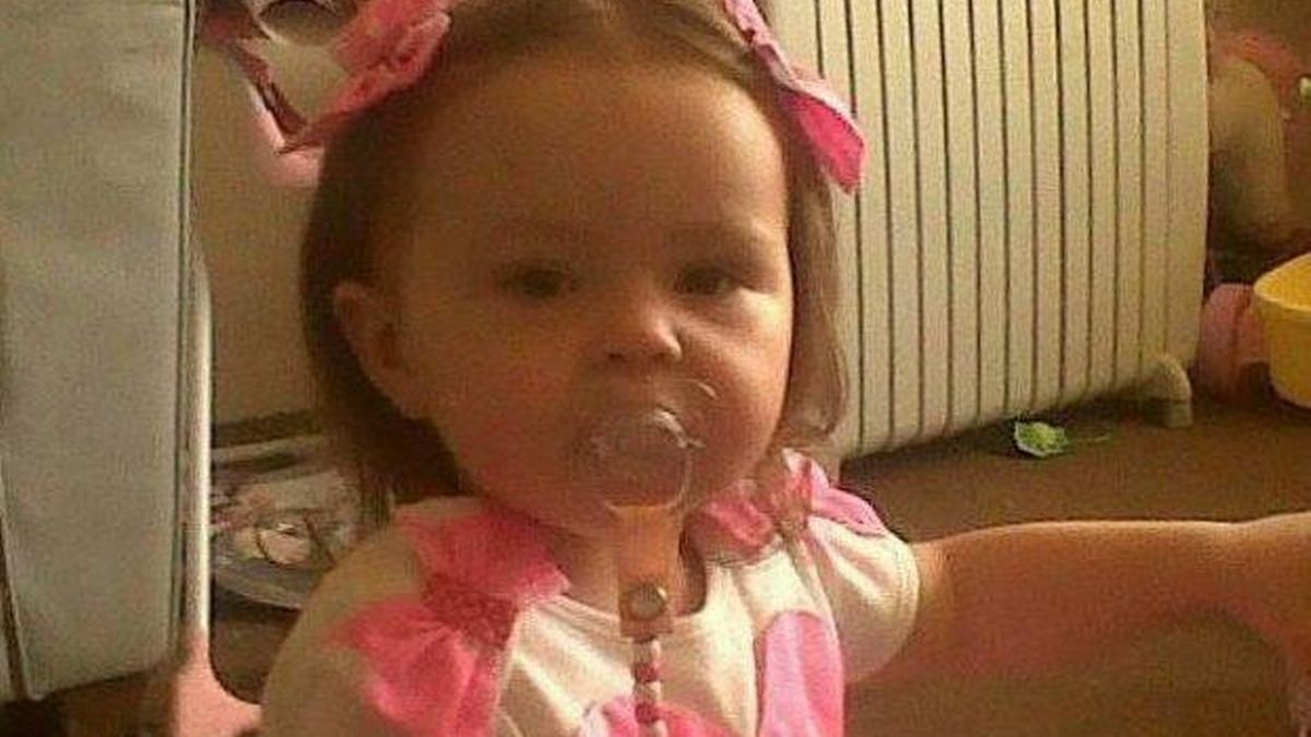 Двегодишната Лори почина оставена да умре от глад и покрита с въшки
