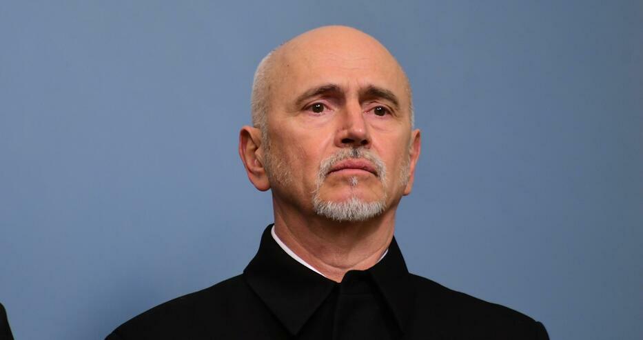 Министър Събев: Предлагам работа!