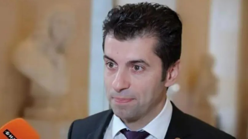 Кирил Петков подготвя нов тежък удар срещу българите