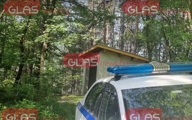 Без коментар! Хванатият намясто погребален агент заравял труповете на 40 см от земята