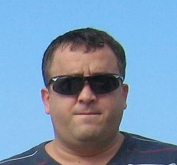 Вижте охолния живот на гробаря Георги, погребвал хора върху мъртъвци