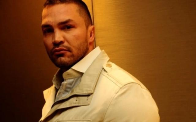Крадци нахлуа в жилището на ММА батка и жена му е била там! Откачи и закла единия като яре