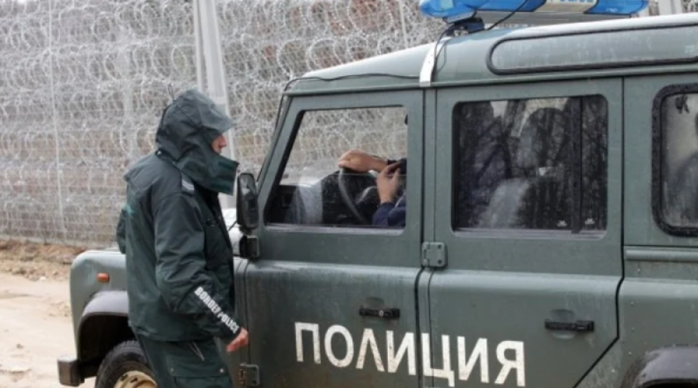 Последни новини Полицията на крак: Закопчаха трима украинци край Малко Търново