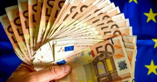 Последни новини Дават бонуси от 200 евро за пенсионери и работници