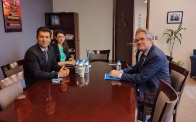 Боян Чуков съобщи за невиждано унижение на Кирил Петков във Вашингтон