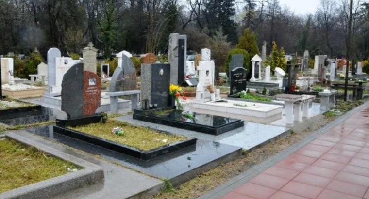 Последни новини Какво никога не трябва да правим на гробищата, за да не си навлечем зло?