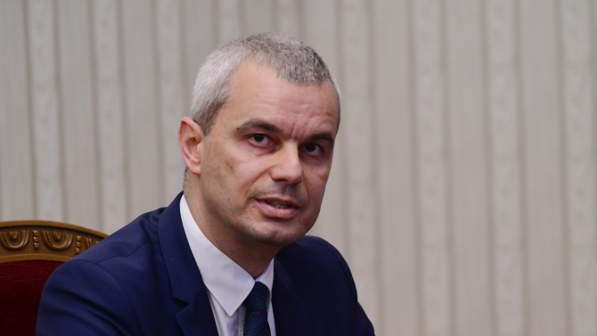 Костадинов: Подготвят ни за гражданска война