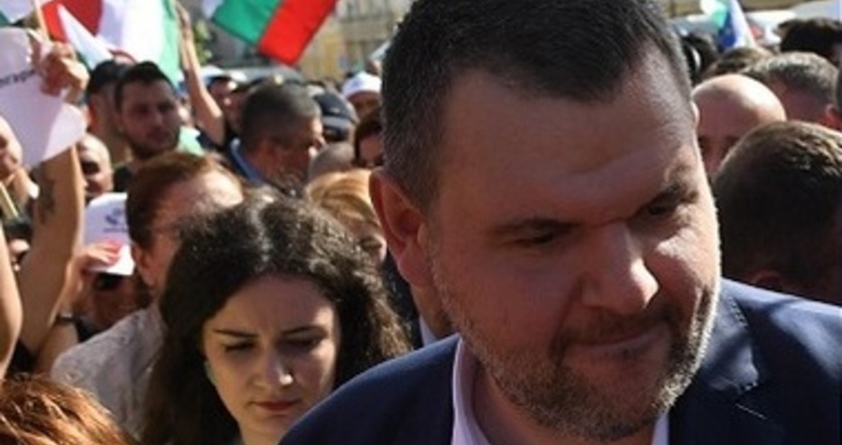 Пеевски с първи коментар за свалянето на правителството