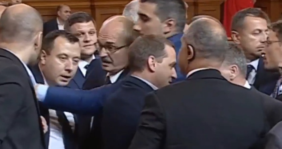 Бой в Народното събрание