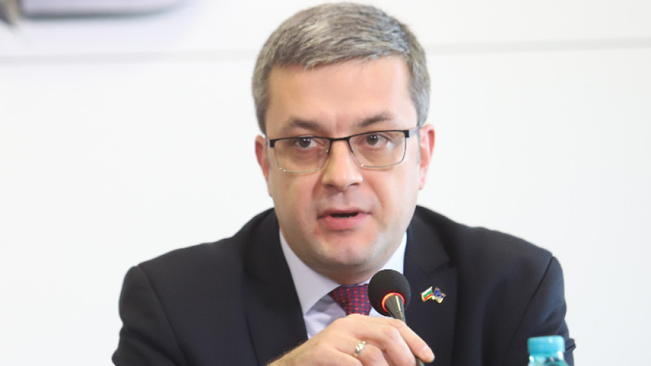 Последни новини Тома Биков: ГЕРБ не подкрепя брутално неграмотния начин, по който бяха изгонени руски дипломати