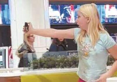 Гонят Емили Тротинетката от заведенията