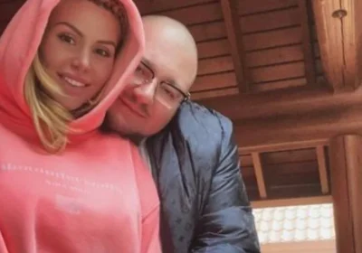 Гущерови се появиха в столичен мол като плажуваща туристка и раздърпан пенсионер