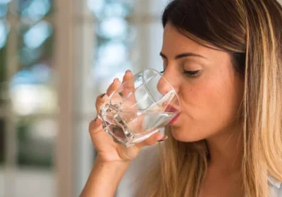 Ако пиете вода докато ядете- СПРЕТЕ ВЕДНАГА