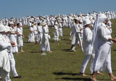 Галина Герасимова от лагера на Бялото братство в Рила: Стотици чужденци се молят за мир на български език -