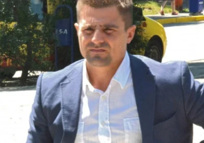 Пълен комплексар! Андрей Арнаудов страда, че е нисък, зъбат и късокрак, без алкохол не може да свали никоя, въпреки милионите си -