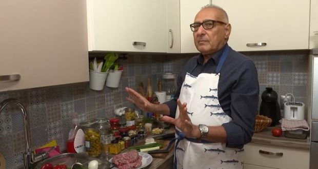 Иракчанин смая шеф Манчев, накара го да си записва