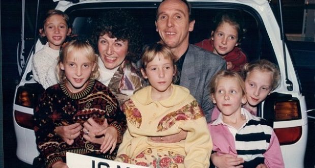 След дълги години на безплодие, тя роди първите шестзнаци в историята през 1983-Ето как изглеждат днес! -