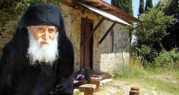 Старецът Паисий от Света гора с черно пророчество за света: Мъртво море ще се превърне в гроб, кръв ще се лее на Балканите!