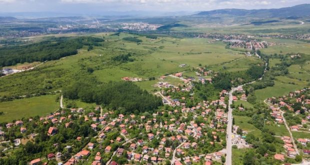 ko4.bg Близо до София се намира лековита вода, благословена от Петър Дънов – ето за какво помага: