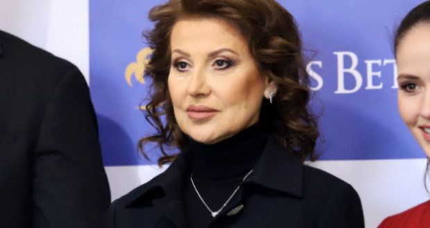 Последни новини След вчерашния годеж на дъщеря си, Илияна Раева избухна: Хич да не си ми го довела този неудачник!