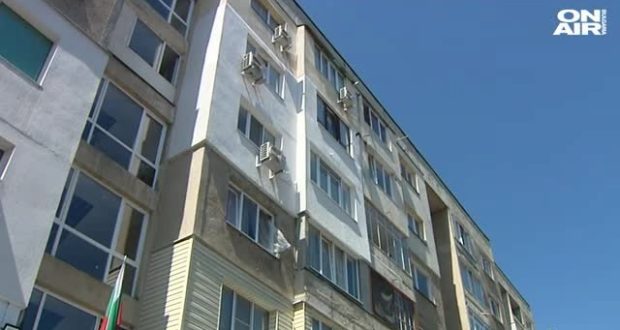 Стара панелка в София подлуди социалните мрежи. Такъв вход никога не сте виждали – СНИМКИ