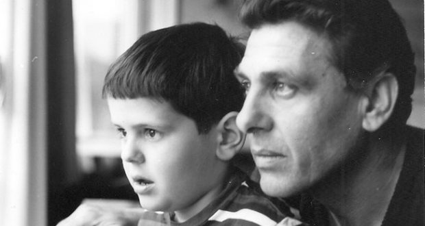 Ето как изглежда днес синът на незабравимия Апостол Карамитев с какво се занимава / СНИМКА