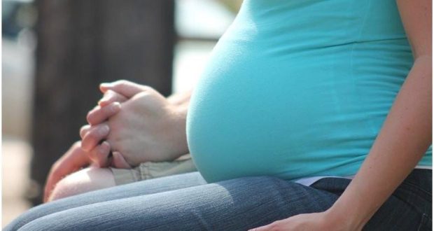 13-годишна българка е бременна от 15-годишния си брат, двамата били много влюбени