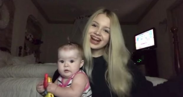 27-годишната Ели Щоц като дете често била дразнена от съучениците си. Факт е, че Ели от ранна възраст не е много миниатюрна. Още на 12-годишна възраст ръстът на момичето достигнал 190 сантиметра. Щоц била наричана чудовище и Годзила. Заради постоянните подигравки на връстниците си и любопитните погледи, Ели Щоц започнала да се комплексира, заради своята нестандартна външност. момиче-гигант Днес ръстът на Щоц е над 2 метра. Но момичето се е избавило от предрасъдъците си. Днес тя е успешен фетиш-модел и помага на хората да се справят с комплексите си. Щоц си спомня: „В миналото хората постоянно ме разстройваха. Колко забележки и издевателства се натрупаха с годините…. Станах много тревожна, постоянно усещах душевна болка, заради това, че не съм като другите. Но в крайна сметка преживените унижения само ме направиха по-силна!“ фетиш-модел Впоследствие Ели превърнала своя, както смятала тогава, дефект в ефект. Щоц станала модел на Амазон и започнала да печели от това, че се снимала с невисоки мъже-фетишисти. „Получавах нелоши пари и в началото дори ми беше интересно. Но в крайна сметка това е напълно нетворческо занимание. Стана ми много скучно: всеки път едно и също“ – споделя впечатленията си Ели. висока-жена Въпреки това момичето не отрича, че модният бизнес й помогнал да се справи със своите комплекси. Днес Ели Щоц живее в хармония със себе си и своя ръст. Но признава, че купуването на нови дрехи понякога е много трудно: фетиш-модел „Където и да се намирам, се чувствам благословена с такъв ръст. И другите жени, които са неуверени в себе си заради своята външност, бих ги посъветвала да не им пука за това, което мислят за тях околните. Вашата личност е важната, а не външността!“ Източник: Свободна Зона