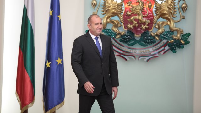 Последни новини Започват консултациите на Радев с партиите