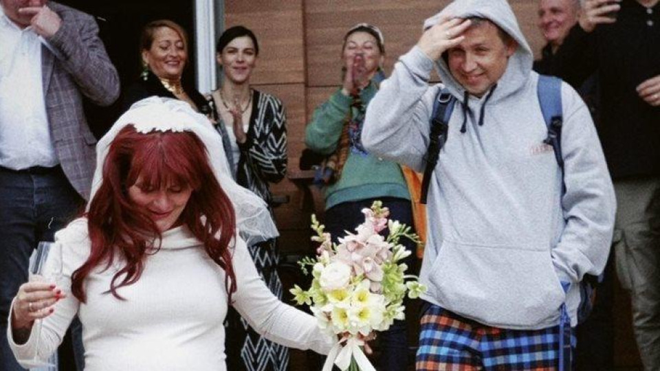 Рут Колева роди син, кръсти го Езра -