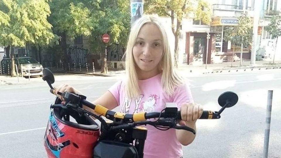 Срещу 16 бона: Емили Тротинетката си сменя пола в Белград на 29 май! -